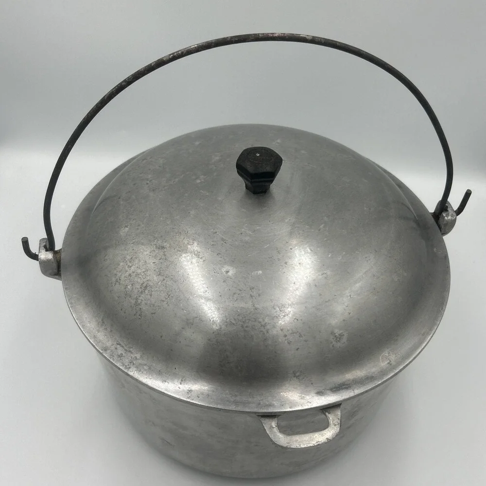 Vintage Cast Aluminum Household Institute 6 Quart Stock Pot & Lid w/ Bail Handle